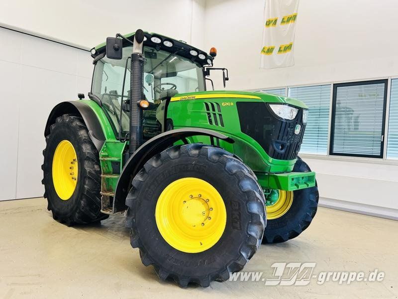 John Deere 6210R