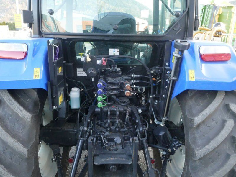 New Holland T5.100S Powershuttle