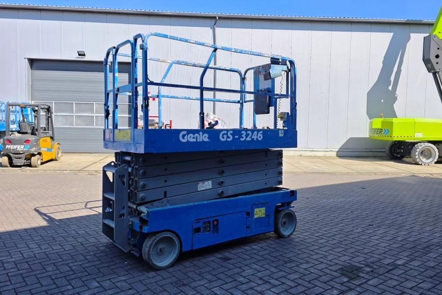 Genie GS3246 Electric, Working Height 11.75 m, 318kg Cap