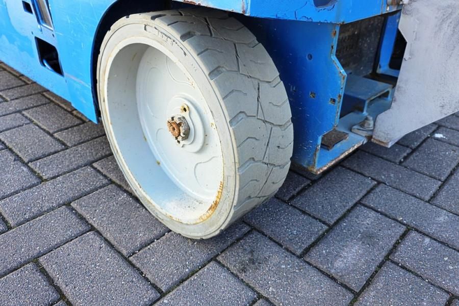 Genie GS3246 Electric, Working Height 11.75 m, 318kg Cap