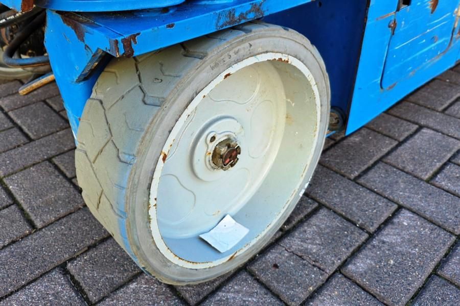 Genie GS3246 Electric, Working Height 11.75 m, 318kg Cap