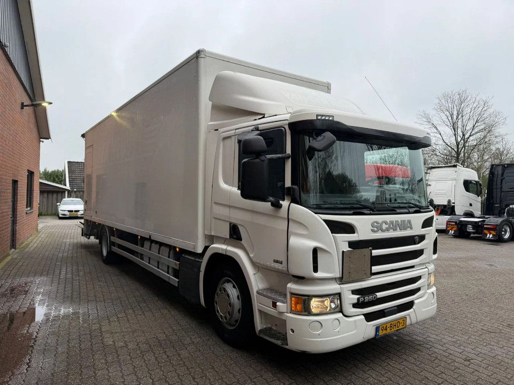 Scania P250 8.2M Koffer 2000KG LBW NL Truck