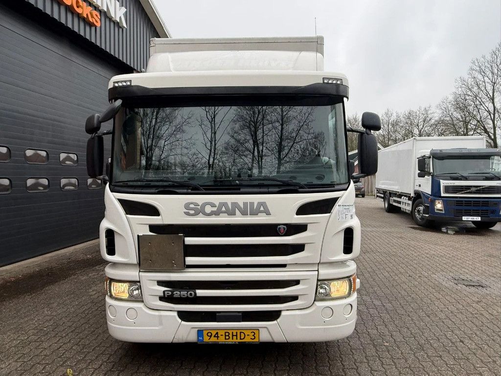 Scania P250 8.2M Koffer 2000KG LBW NL Truck