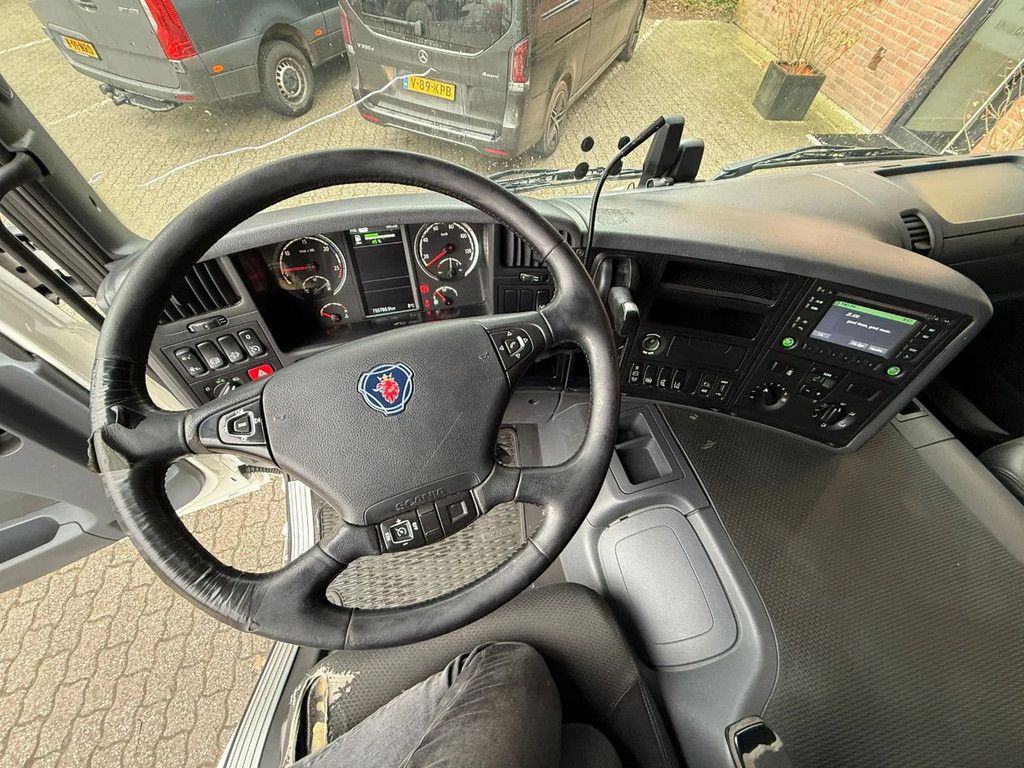 Scania P250 8.2M Koffer 2000KG LBW NL Truck