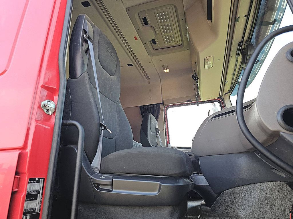 DAF XF 530 spacecab 6x2 ftg