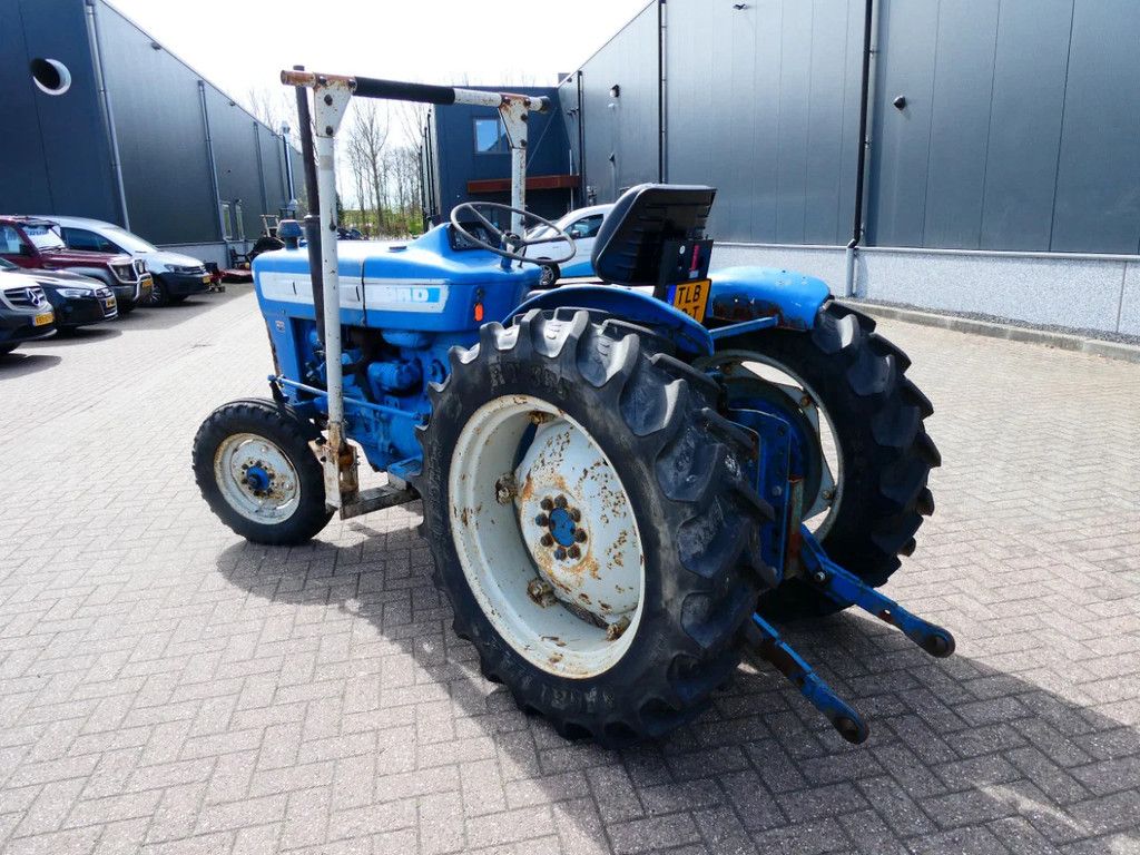 Ford 3000 2wd / 10902 Draaiuren / Smalspoor