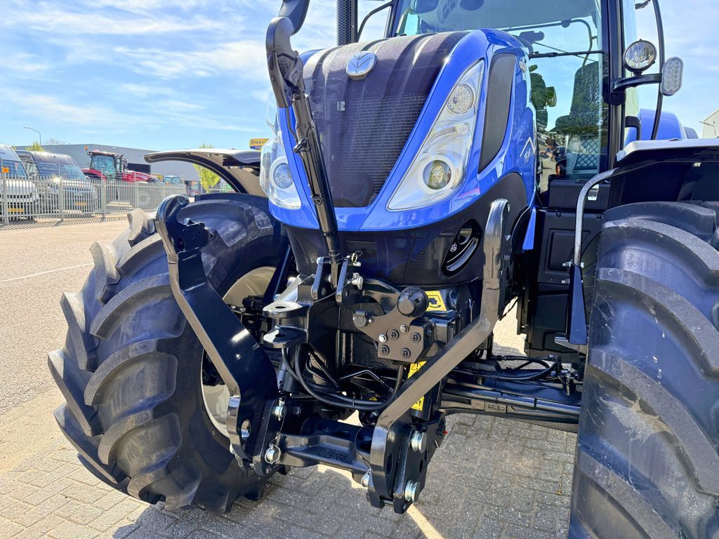 New Holland T6.145 Auto Command Stage V