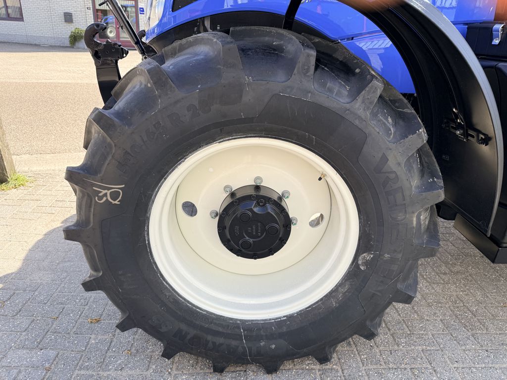 New Holland T6.145 Auto Command Stage V
