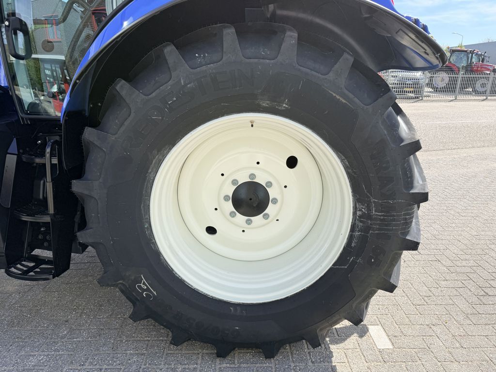 New Holland T6.145 Auto Command Stage V