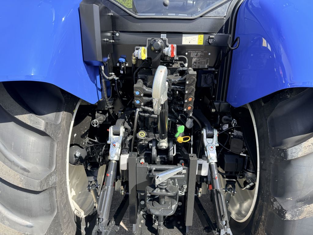 New Holland T6.145 Auto Command Stage V