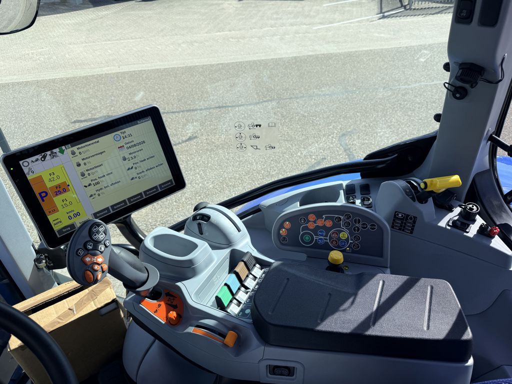 New Holland T6.145 Auto Command Stage V