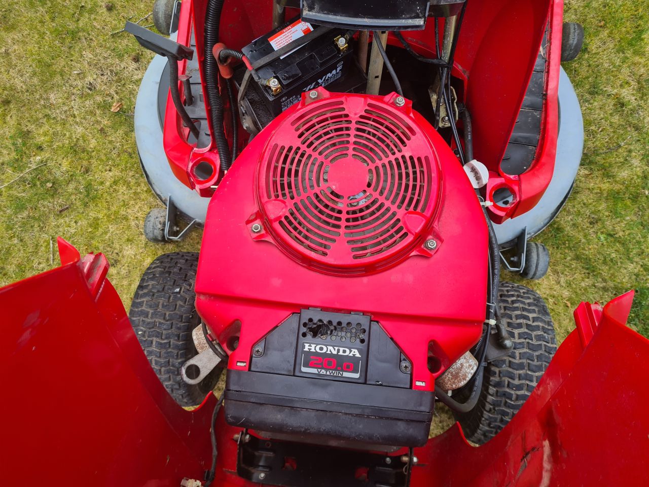 Honda 2620 zitmaaier met opvangbak hydrostaat.