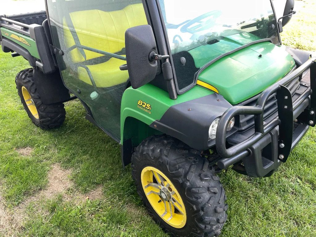 John Deere Gator 825i 4x4 met dichte cabine MARGE