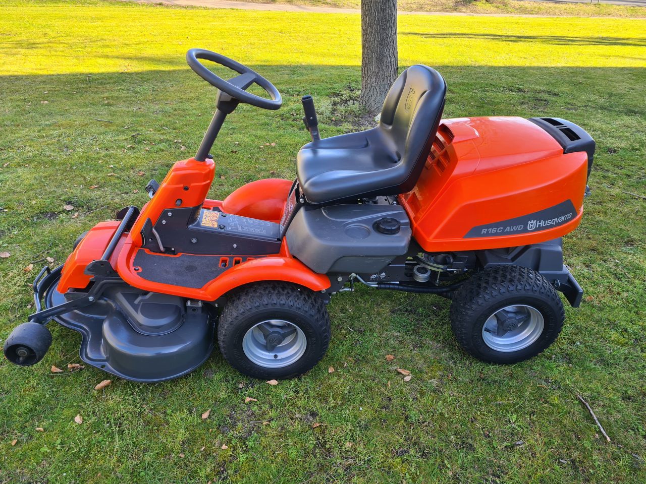 Husqvarna Rider R16C AWD 4X4 hydrostaat frontmaaier.