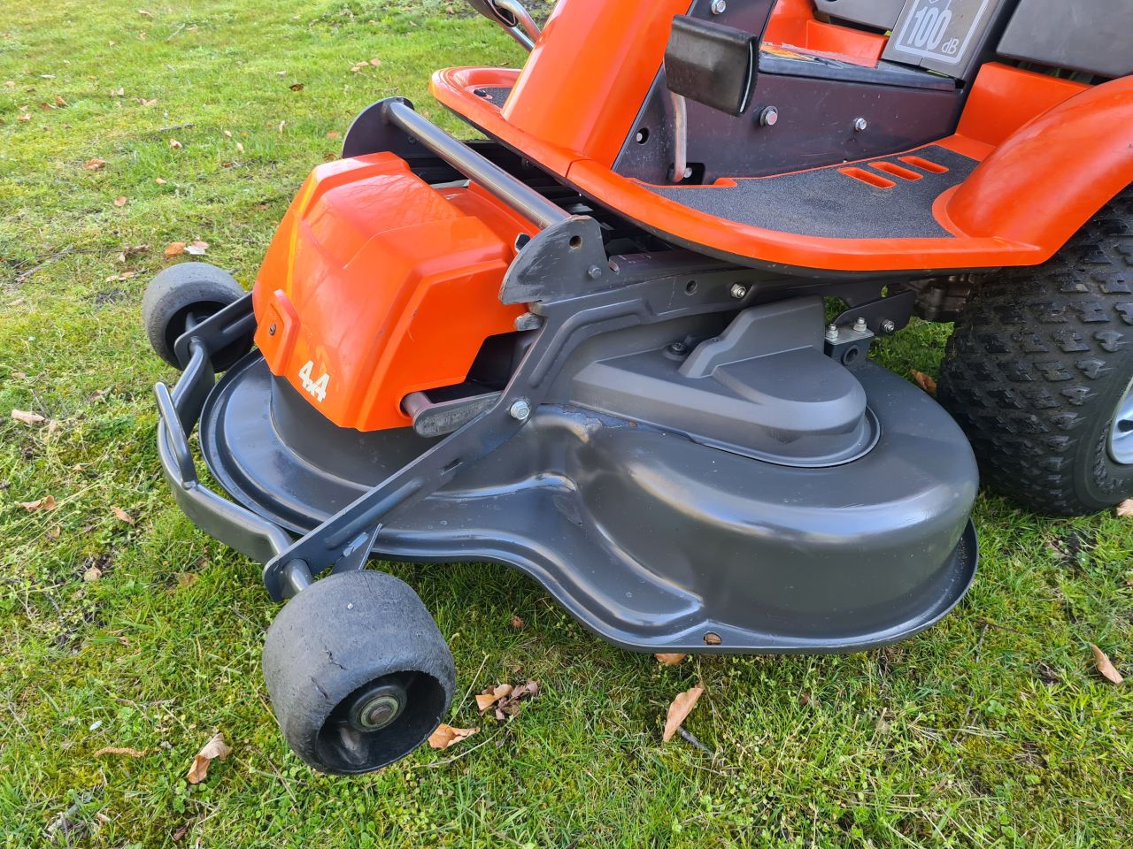 Husqvarna Rider R16C AWD 4X4 hydrostaat frontmaaier.