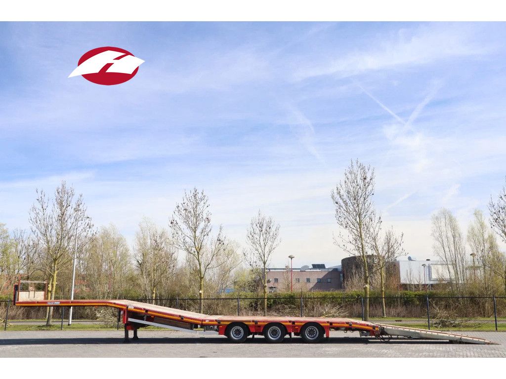 Max Trailer MAX 100 | 3-AXLE | LIFT DECK | SLIDING RAMPS