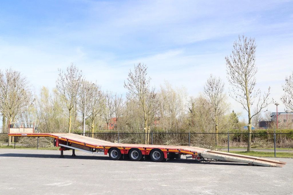 Max Trailer MAX 100 | 3-AXLE | LIFT DECK | SLIDING RAMPS