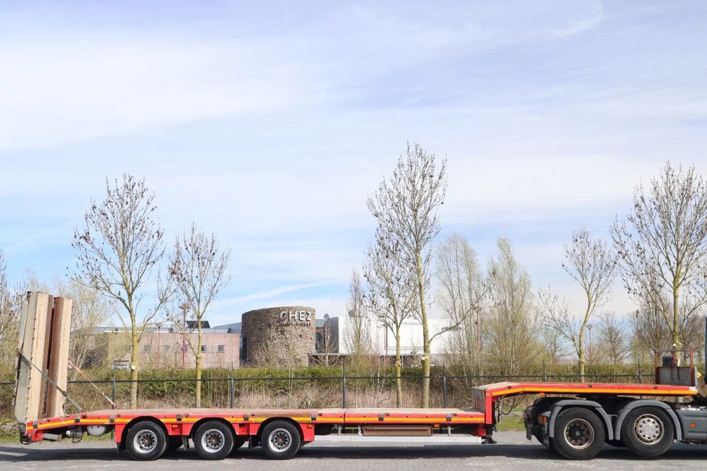 Max Trailer MAX 100 | 3-AXLE | LIFT DECK | SLIDING RAMPS