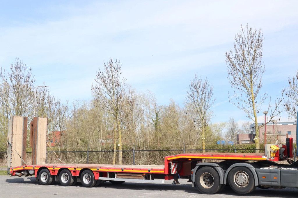 Max Trailer MAX 100 | 3-AXLE | LIFT DECK | SLIDING RAMPS