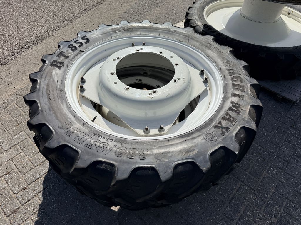 BKT Set Dubbellucht Cultuurwielen