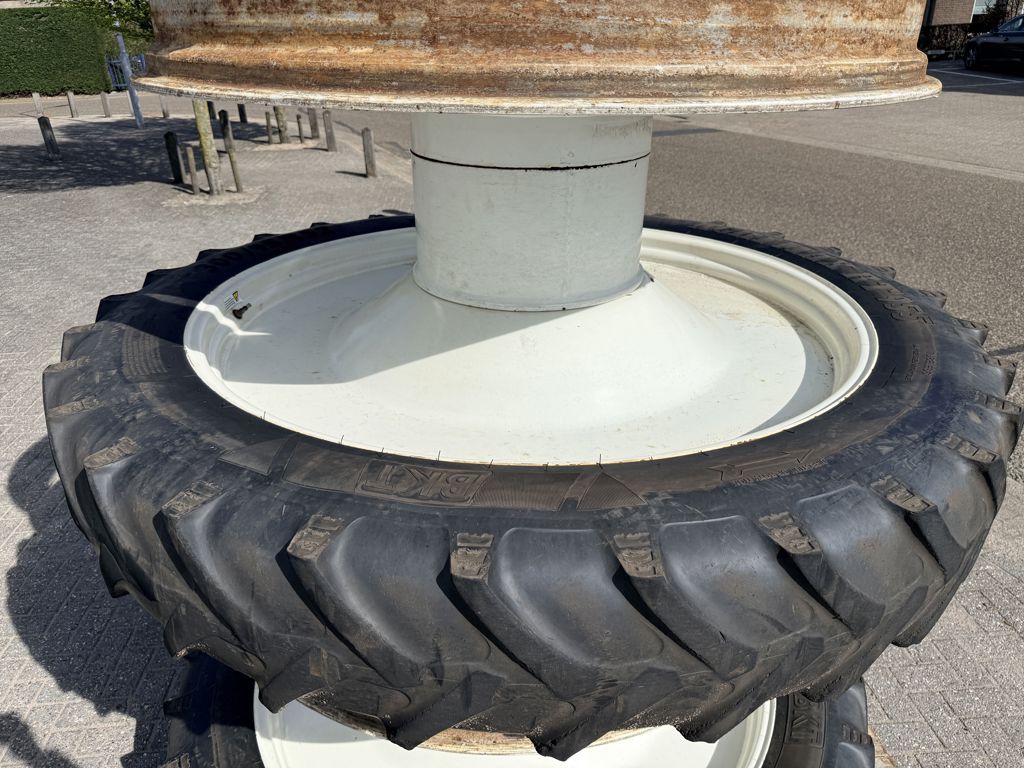 BKT Set Dubbellucht Cultuurwielen