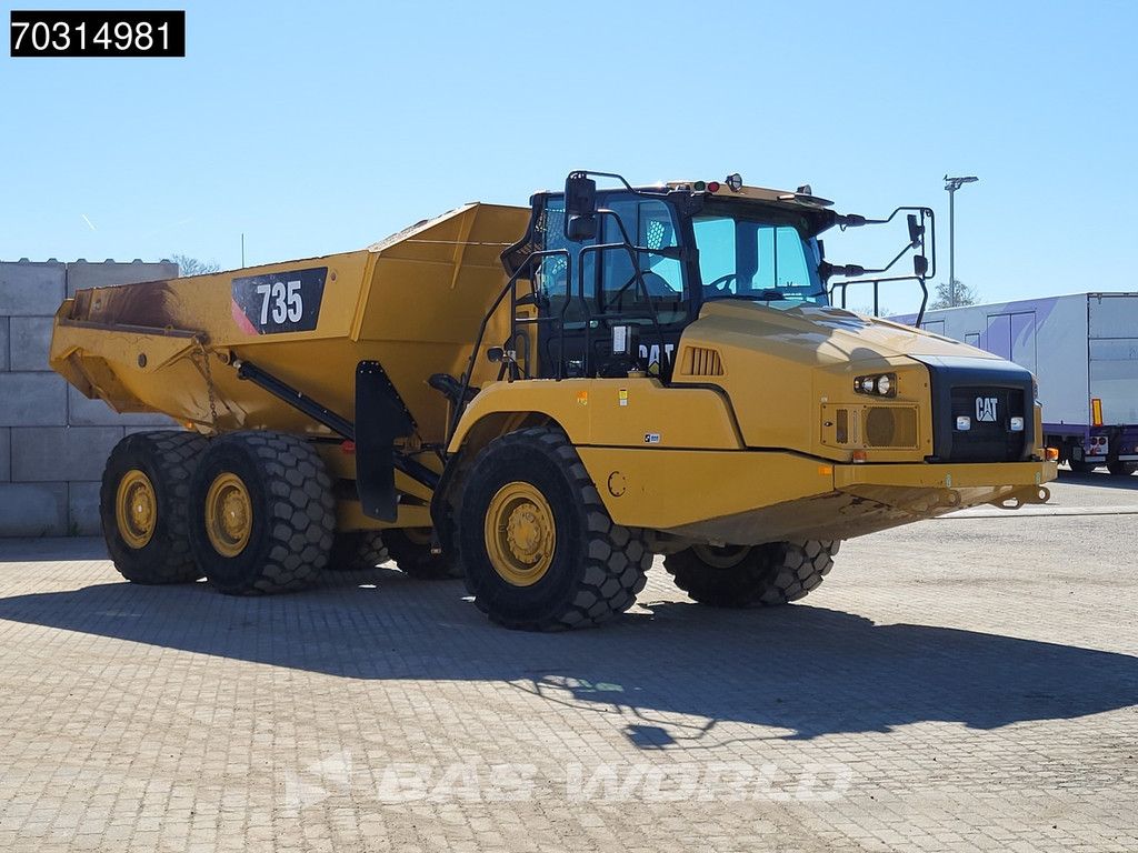 Caterpillar 735