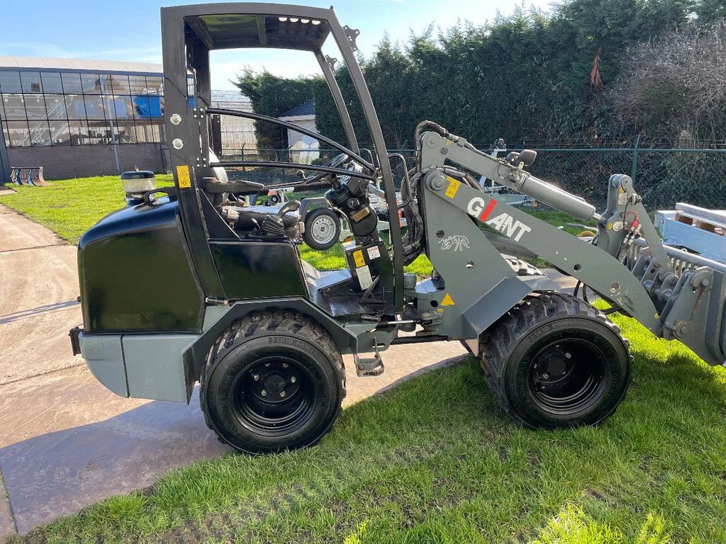 Giant V452T shovel met kenteken en 45pk!