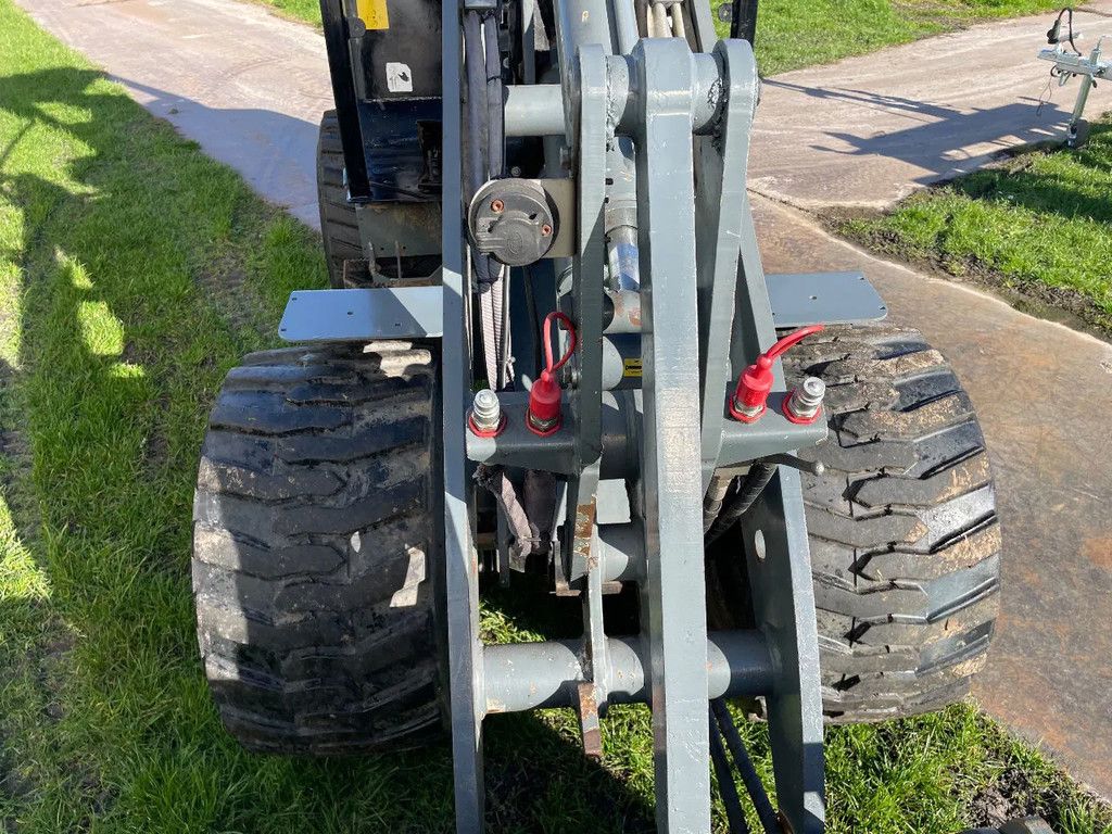 Giant V452T shovel met kenteken en 45pk!