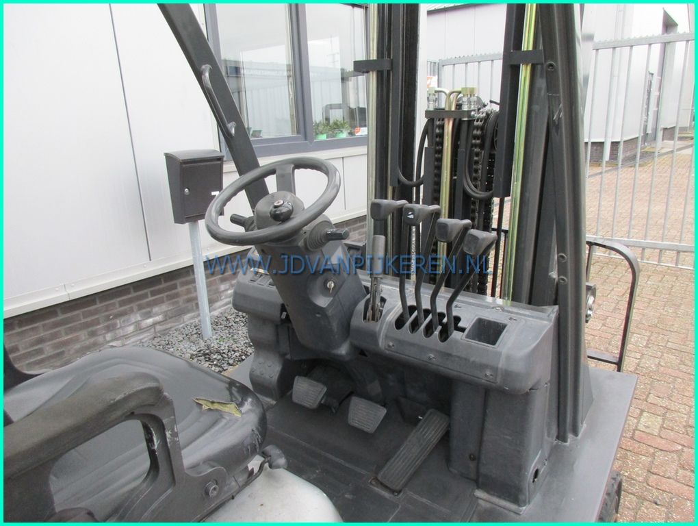 Nissan G1D2A30LQ 2010+freelift+sideshift+4x hydraulic