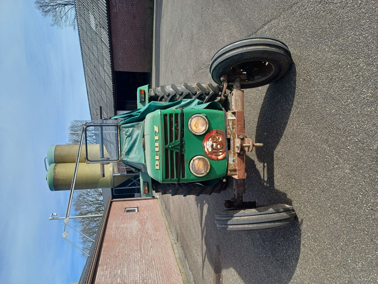 Deutz D3006 met grondbak