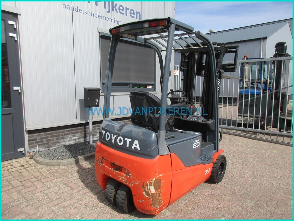 Toyota 8FBET20 2000kg triplex4.7+freelift+shift+accu70%