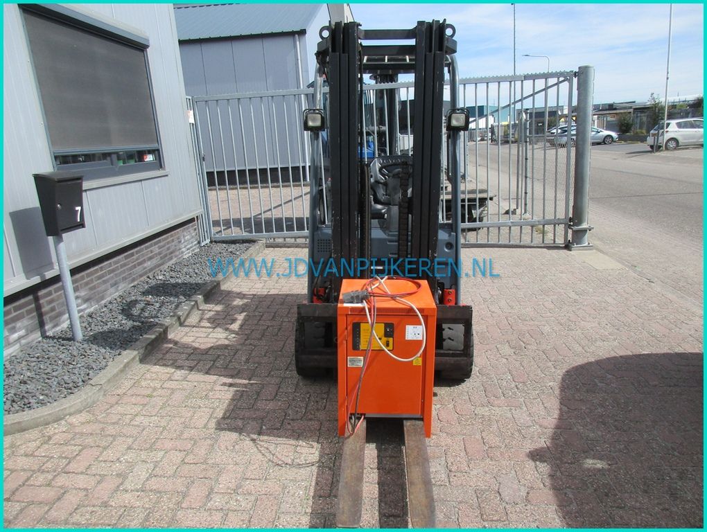 Toyota 8FBET20 2000kg triplex4.7+freelift+shift+accu70%