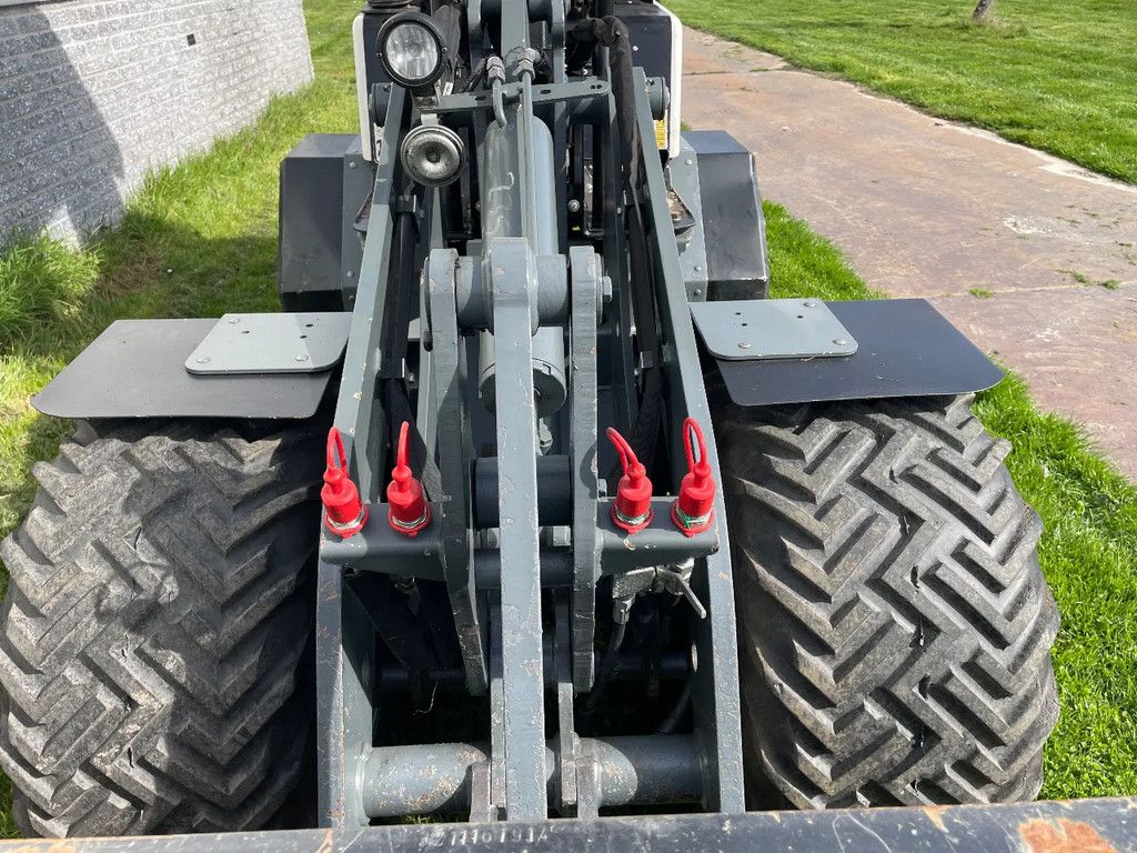 Giant 332SWT Xtra Giant shovel vol opties!! slechts 1030 uur