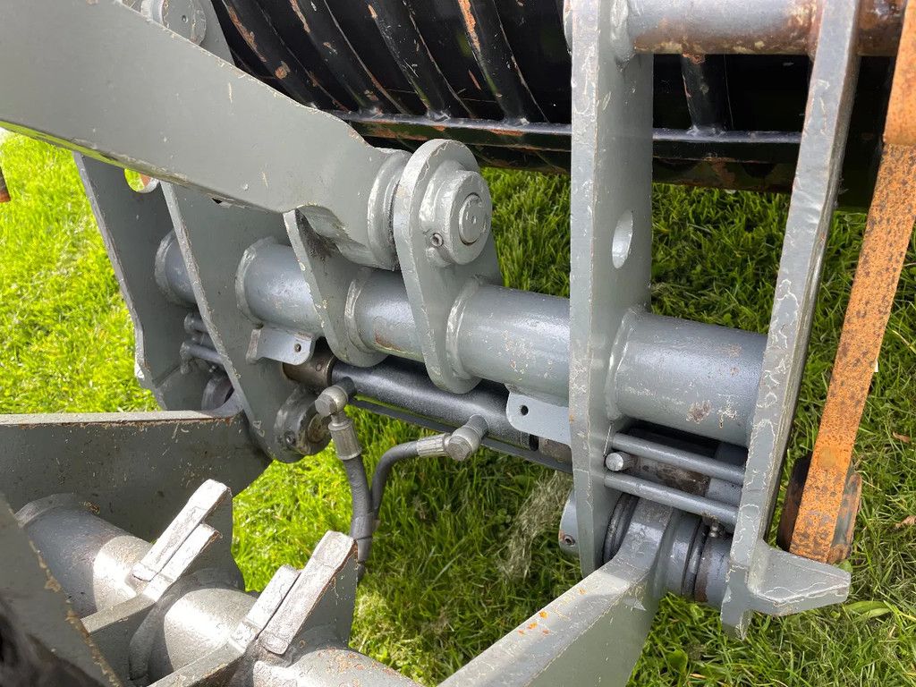 Giant 332SWT Xtra Giant shovel vol opties!! slechts 1030 uur