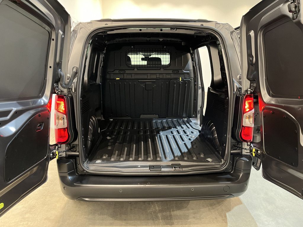 Toyota PROACE CITY 1.2 L1 130 PK Benzine Automaat / Airco / Cruise Control / CarPlay / Camera / Navigatie / 3-Zits / 69.000 KM !!