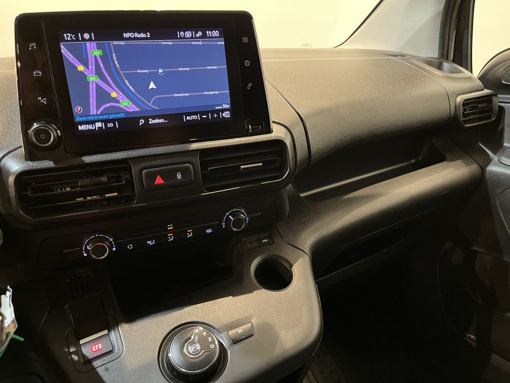 Toyota PROACE CITY 1.2 L1 130 PK Benzine Automaat / Airco / Cruise Control / CarPlay / Camera / Navigatie / 3-Zits / 69.000 KM !!