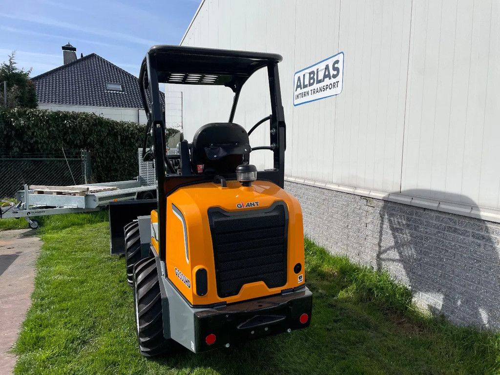 Giant G2300HD shovel NIEUW!