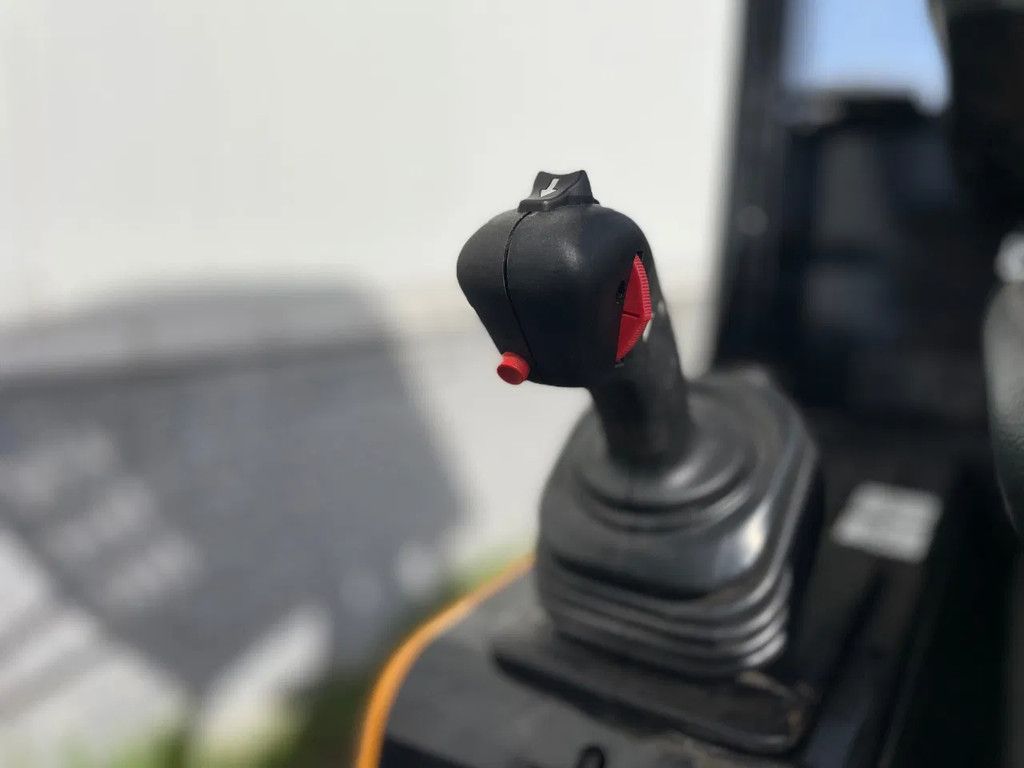 Giant G2300HD shovel NIEUW!