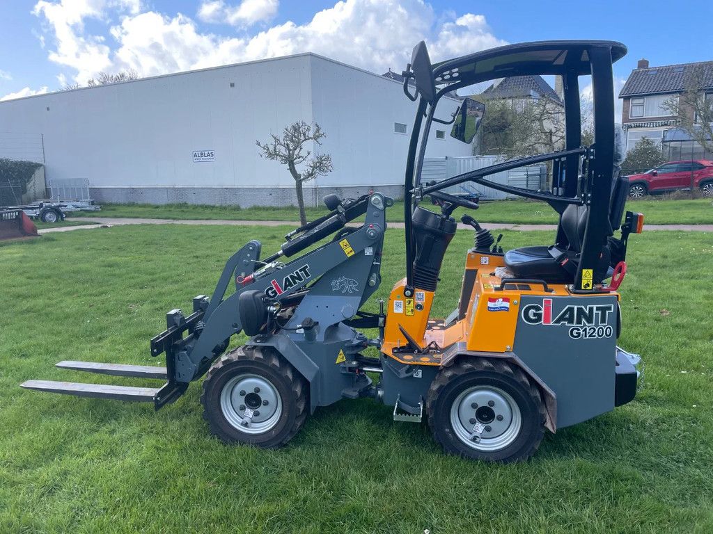 Giant G1200 shovel NIEUW!