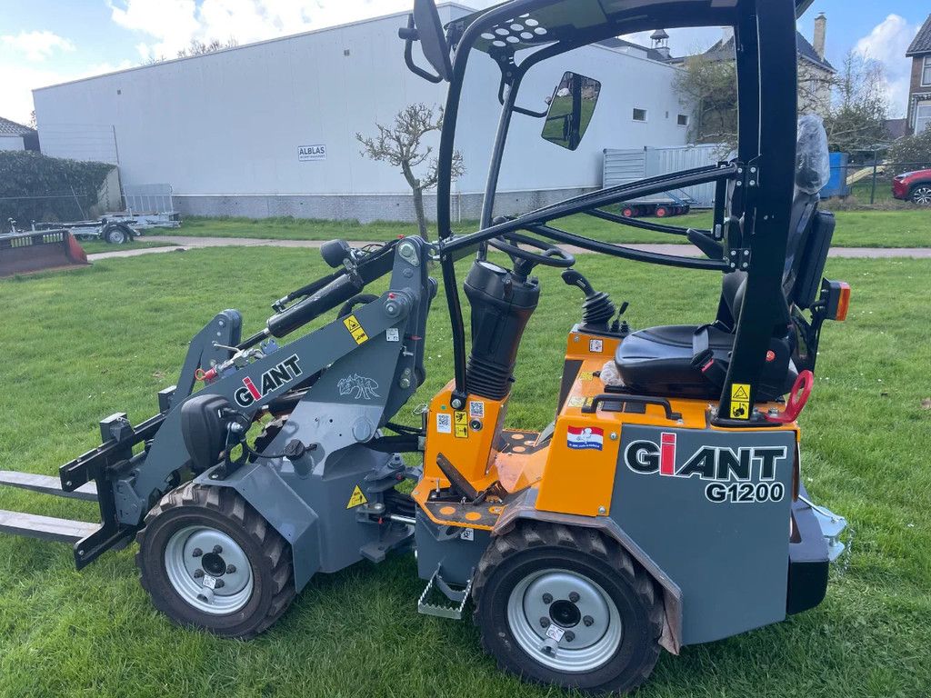 Giant G1200 shovel NIEUW!