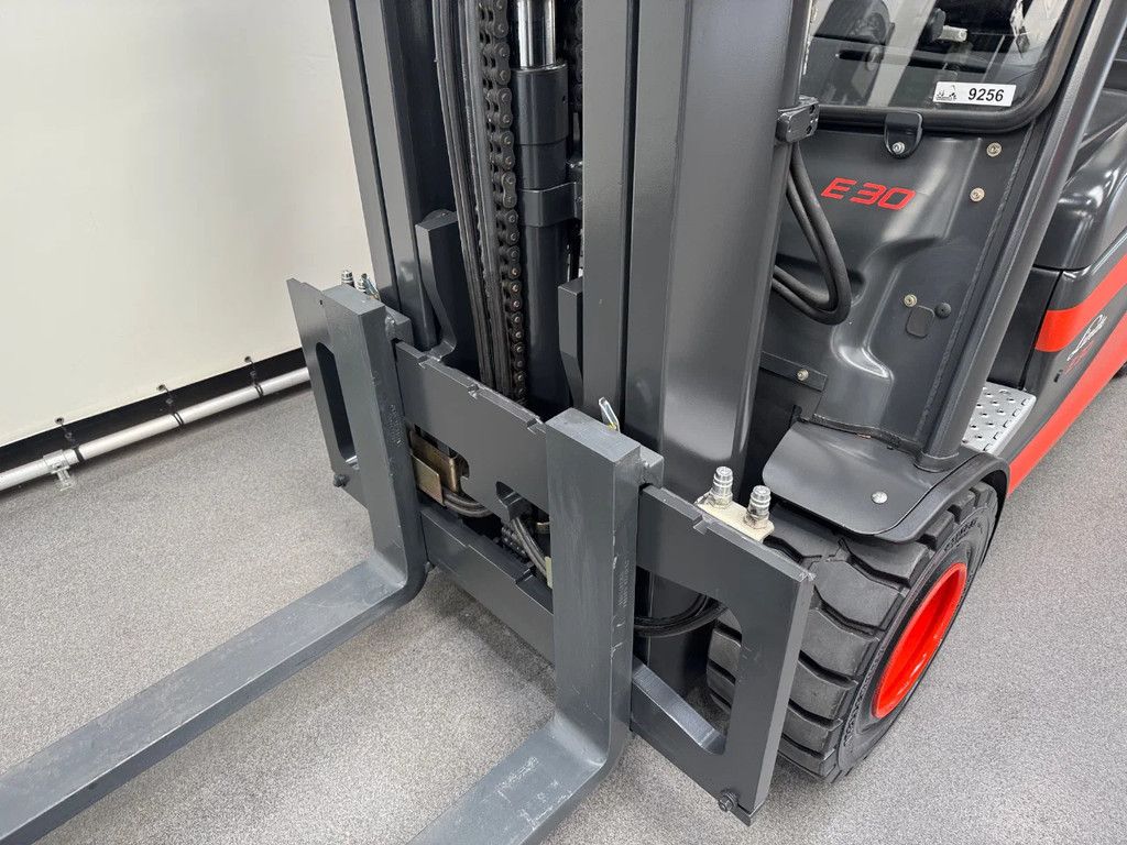 Linde E 30 L-01 inclusief nieuwe accu