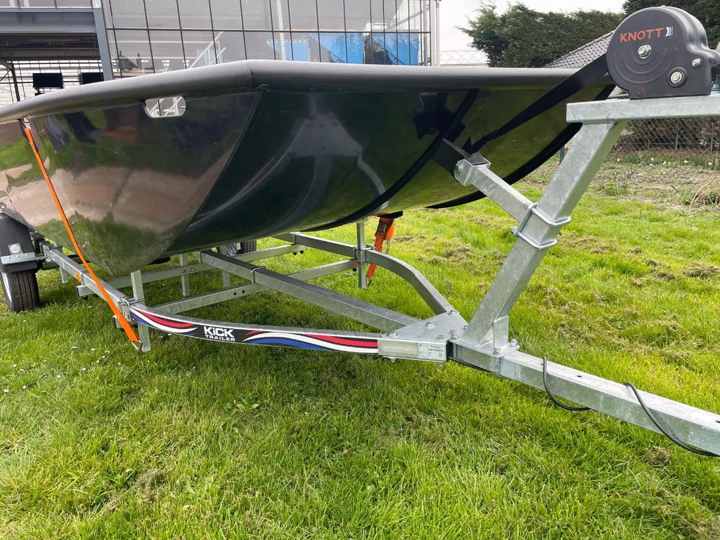 HDPE werkboot / visboot 4 m x 1,80m platbodem