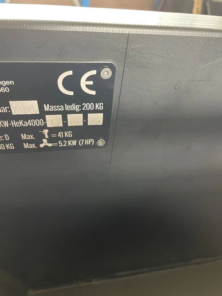 HDPE werkboot / visboot 4 m x 1,80m platbodem