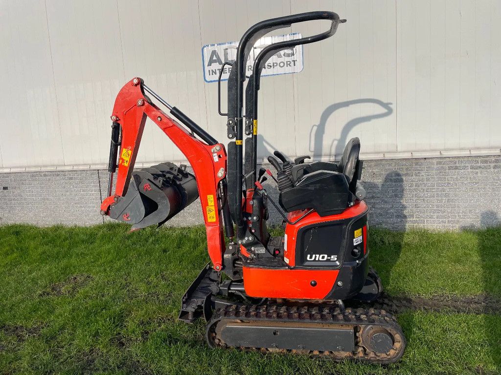 Kubota U10-5 minigraver BJ 2022 CW00 met 3 nieuwe bakken