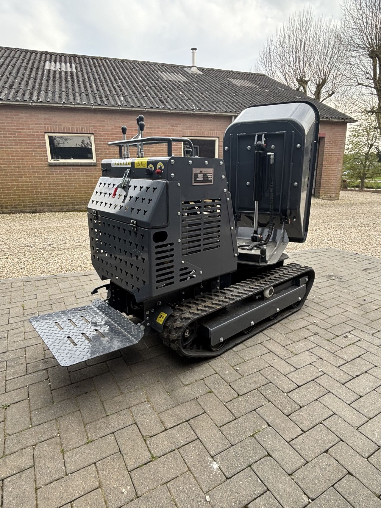 JMH Rupsdumper (Messersi Hinowa)