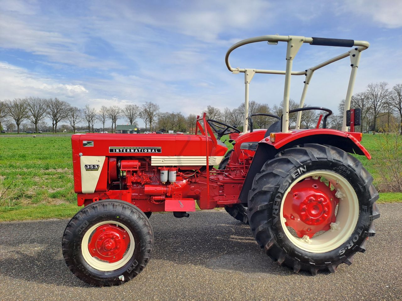 International 353 | Nl Kenteken | Inruil & transport mogelijk