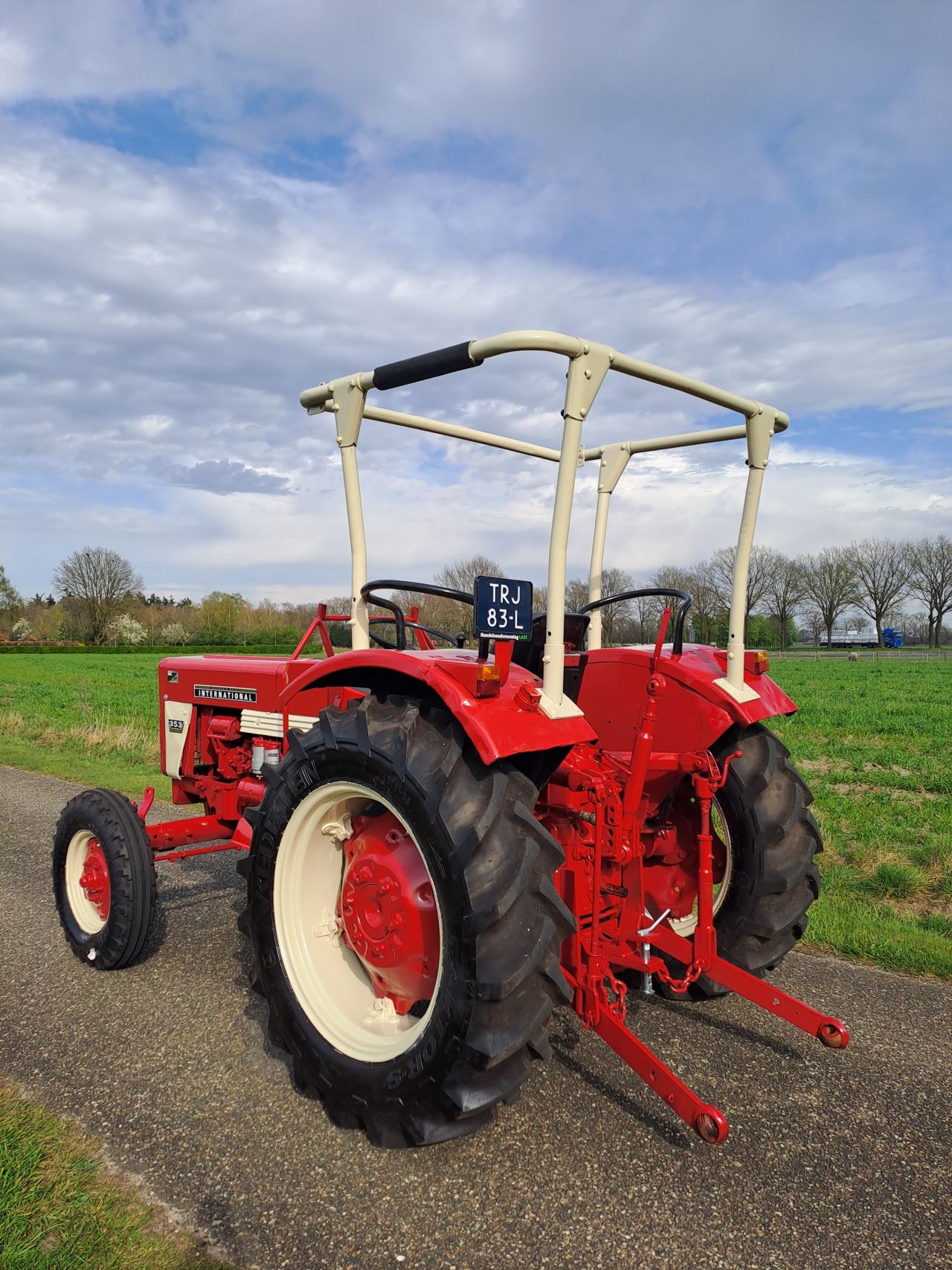 International 353 | Nl Kenteken | Inruil & transport mogelijk