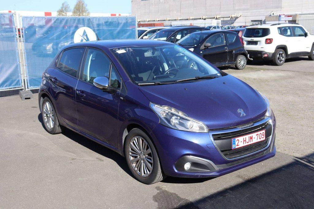 Passenger car Peugeot 208 Petrol 82hp 2017 (Margin)
