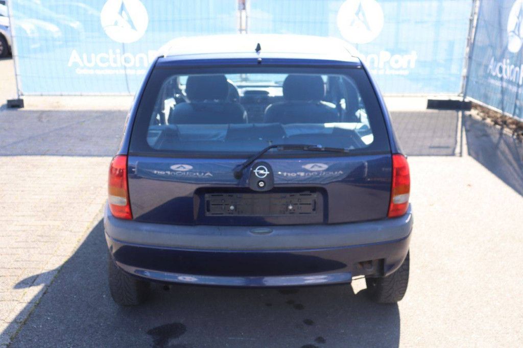 Pkw Opel Corsa Benzin 60 PS 2003 (Margin)