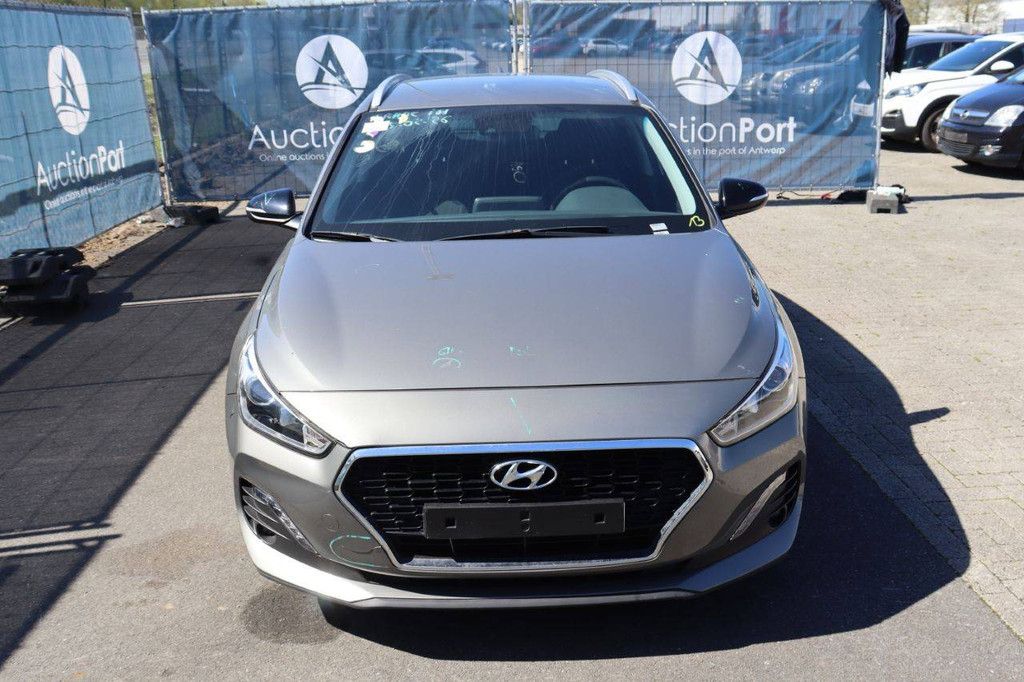 Hyundai I30 Petrol 100hp Passenger Car 2019 (Margin)